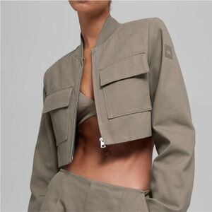 ALO YOGA Cropped Main Character Jacket in Light Cocoa